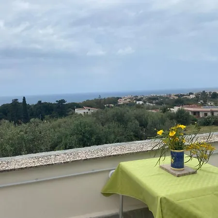 Willa Otto Ulivi Con Piscina Privata Terrasini