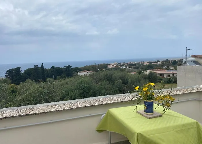 Willa Otto Ulivi Con Piscina Privata Terrasini